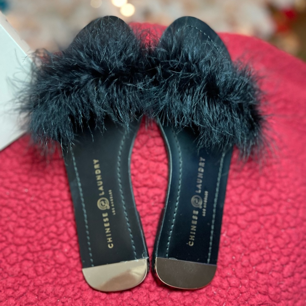 Beautiful Womens Chinese Laundry Feather Zoey Sandal